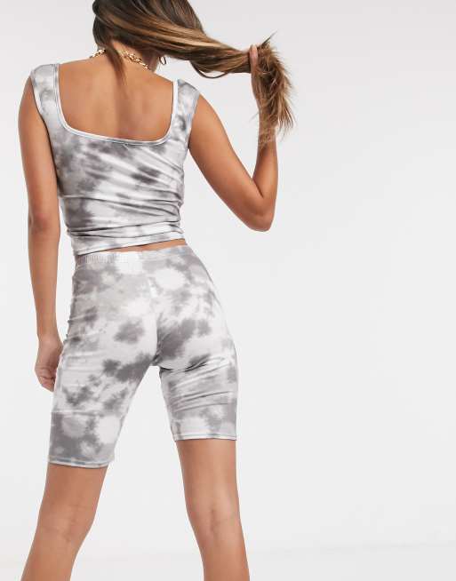 Pantalones cortos ajustados con monocromático de efecto teñido anudado Fashionkilla | ASOS