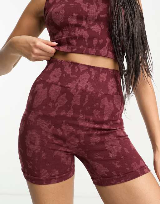 Pantalones cortos ajustados con estampado de camuflaje sin costuras de ASOS 4505 (parte de un conjunto)