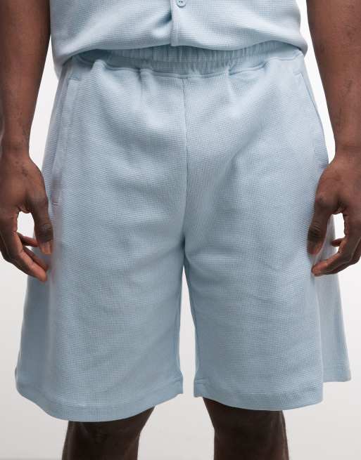 Pantalones cortos azul cielo de punto gofrado de Prohibited (parte de un conjunto), 5 de 5