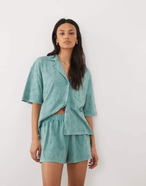 Pantalones cortos azul lavado con diseño bordado, cordón ajustable y detalle de borlas de ASOS DESIGN (parte de un conjunto)