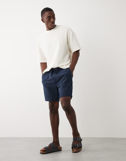 Pantalones cortos azul marino con raya diplomática de Threadbare, 2 de 5