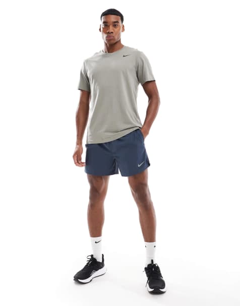 Pantalones cortos azul marino de 5 pulg. con diseño 2 en 1 Challenger Dri-FIT de Nike Running - view 1