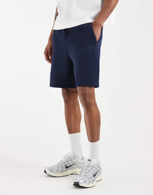 Pantalones cortos azul marino de punto Tech Fleece de Nike, 4 de 5