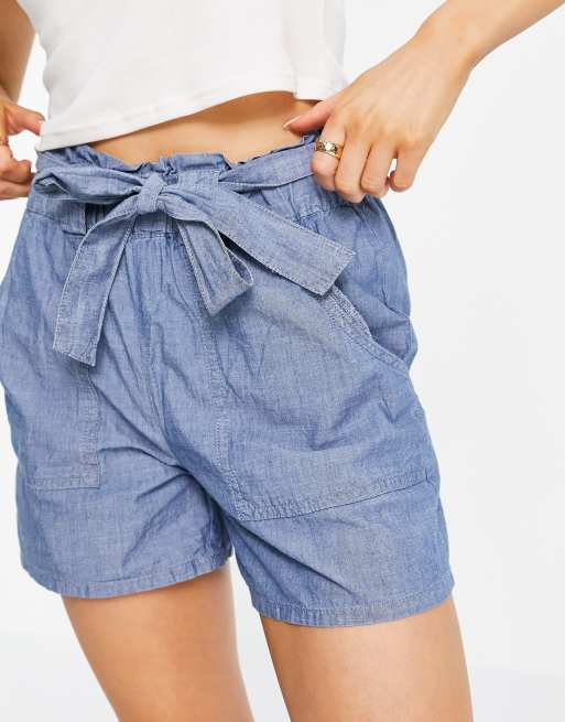 Pantalones cortos azules con lazada en la cintura de cambray de mezcla de algodón de Vero Moda - MBLUE
