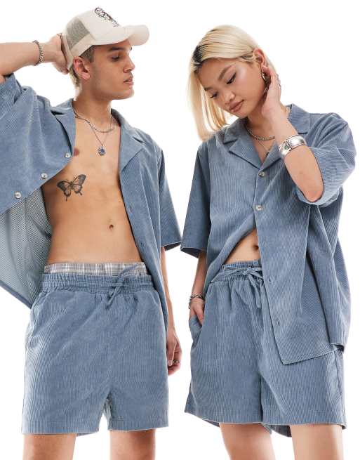 Pantalones cortos azules unisex de pana de Reclaimed Vintage (parte de un conjunto)