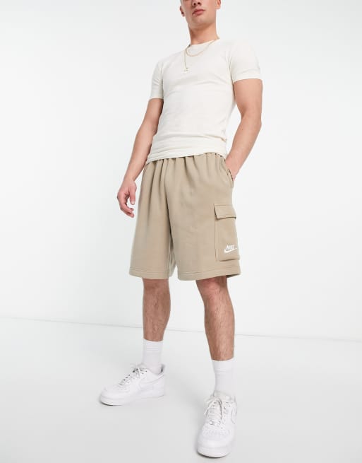 Pantalones cortos beis cargo de Nike Club, 2 de 4