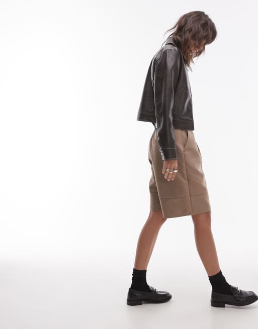 Pantalones cortos beis claro estilo bermudas de antelina de Topshop, 2 de 5