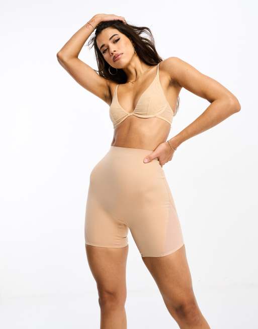 Pantalones cortos beis con diseño moldeador de compresión media de malla de ASOS DESIGN, 3 de 4