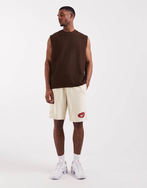 Pantalones cortos beis con logo de tejido de rizo de Nike Club, 2 de 5