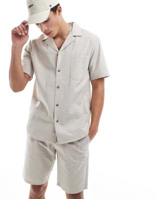Pantalones cortos beis de sirsaca de ONLY & SONS (parte de un conjunto) - view 1