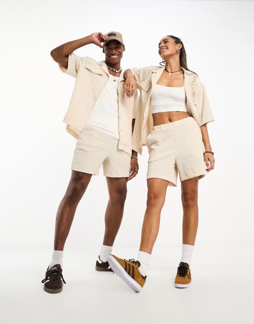 Pantalones cortos beis unisex de tejido texturizado de Reclaimed