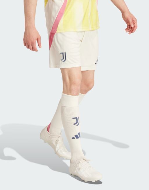 Pantalones cortos blanco hueso de la segunda equipación del Juventus de la temporada 24/25 de adidas Performance