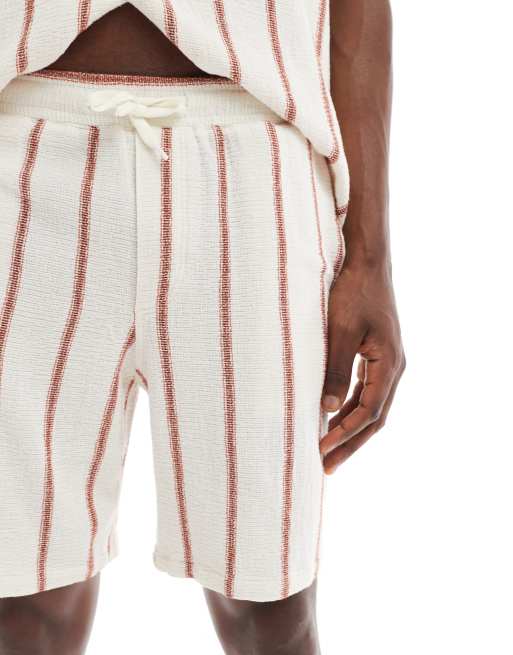 Pantalones cortos blancos a rayas rojas texturizados de Jack & Jones (parte de un conjunto), 3 de 5