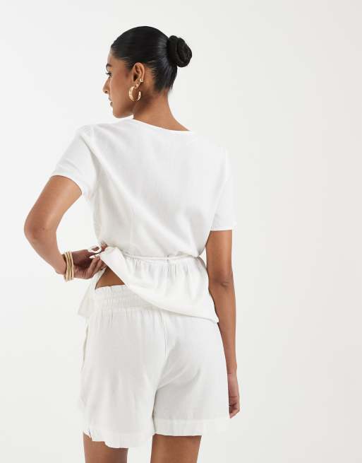 Pantalones cortos blancos con cinturilla paperbag con lazada de tejido efecto lino de Vero Moda (parte de un conjunto), 5 de 5