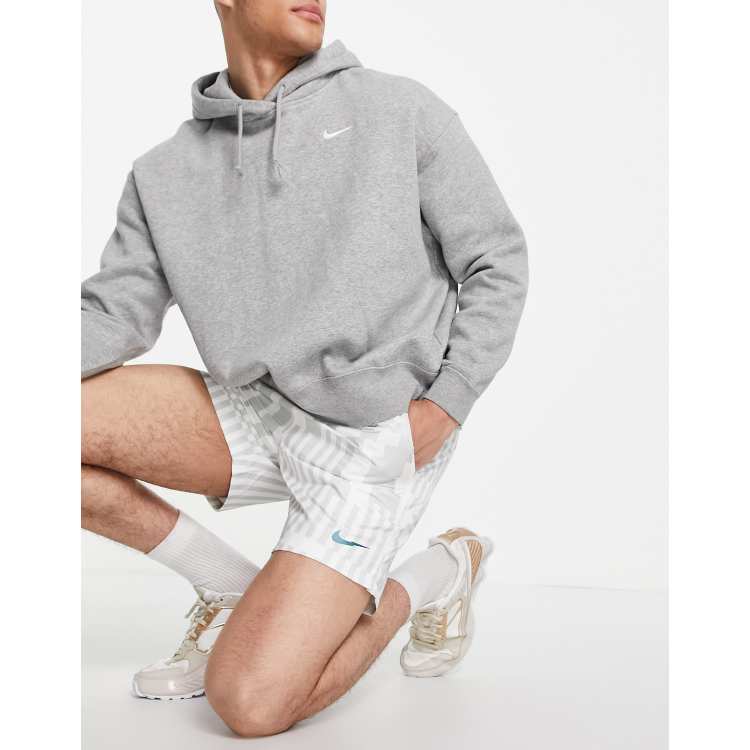 Pantalones cortos blancos con logo estampado en zigzag de Nike ASOS