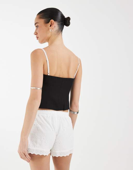 Pantalones cortos blancos estilo bóxer con bordado inglés Judy de Motel, 4 de 5