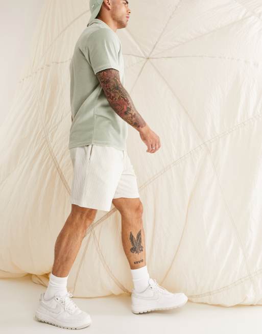 Pantalones cortos blancos holgados de velour acanalado de ASOS DESIGN, 4 de 4