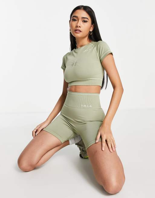 Pantalones cortos caquis ajustados Hosta exclusivos en ASOS de TALA, 3 de 4