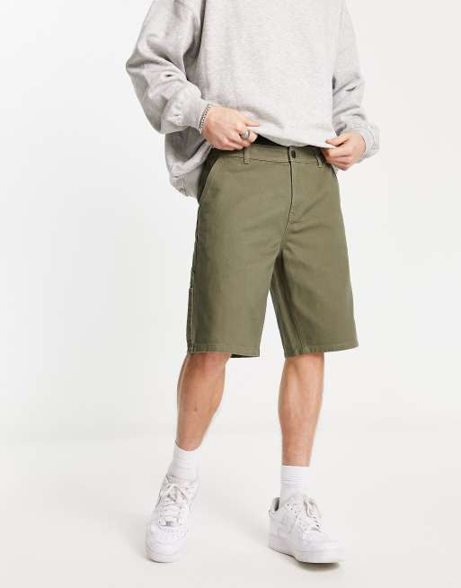Pantalones cortos caquis de estilo carpintero y pernera recta de New Look