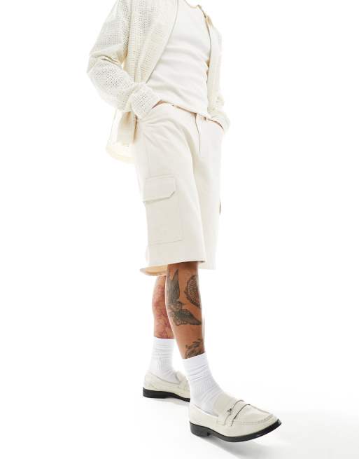 Pantalones cortos cargo color piedra de corte alargado de tejido grueso premium de ASOS DESIGN