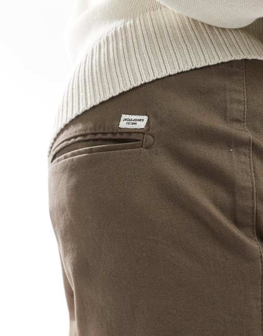 Pantalones cortos chinos marrones con dobladillos vueltos de Jack & Jones, 5 de 5