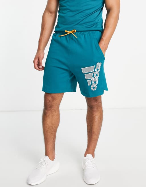 Pantalones cortos color cerceta con logo grande de adidas Training | ASOS
