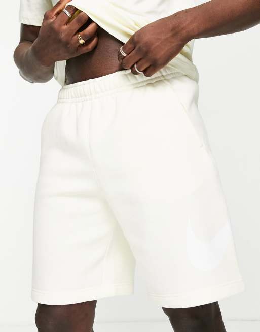 Pantalones cortos color crema de Nike Club