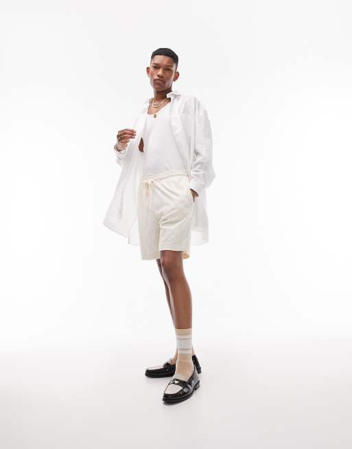Pantalones cortos color crudo con patrón de tejido de rizo de Topman, 2 de 4