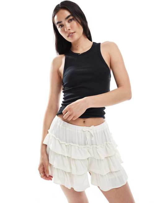 Pantalones cortos color crudo estilo bombachos de Miss Selfridge