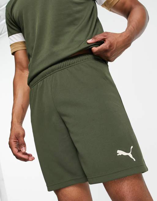 Pantalones cortos color verde caqui y piedra Rise Football de PUMA