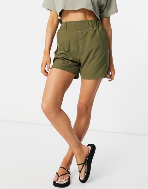 Pantalones cortos con botones en la parte delantera de ASOS 4505