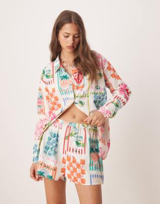 Pantalones cortos con estampado estilo resort de Miss Selfridge (parte de un conjunto)