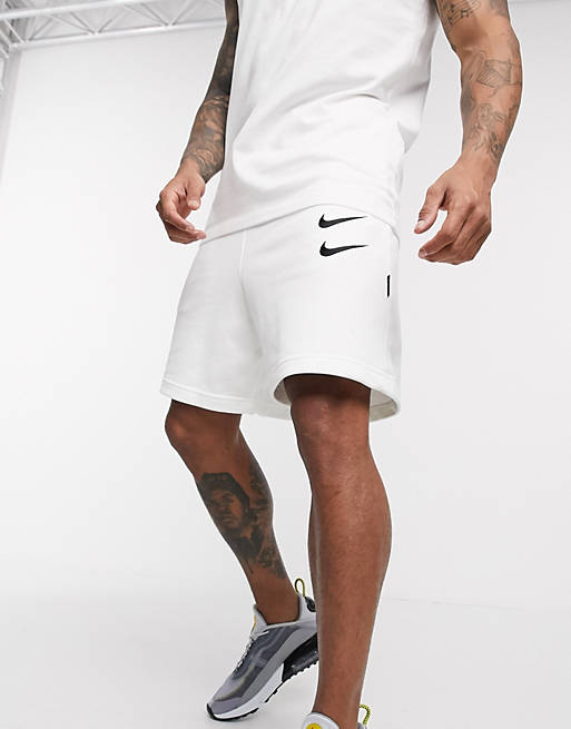 oxígeno adverbio grueso Pantalones cortos con logo en blanco de Nike | ASOS