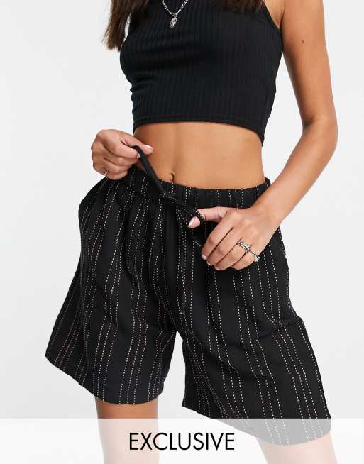 Pantalones cortos con pespuntes en contraste de popelina de Native Youth (parte de un conjunto)