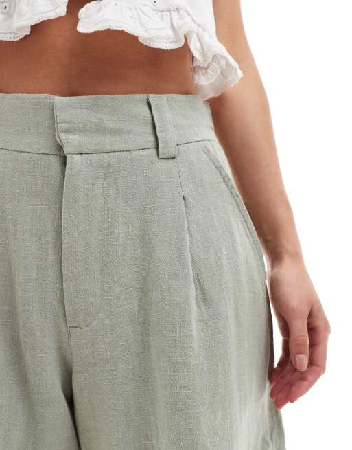 Pantalones cortos dad verde oliva de mezcla de lino de ASOS DESIGN Petite, 2 de 5