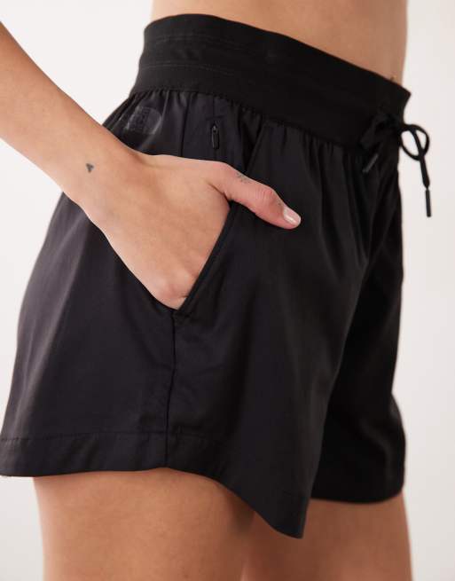 Pantalones cortos de 3" negros Aphrodite Arise de The North Face, 4 de 5
