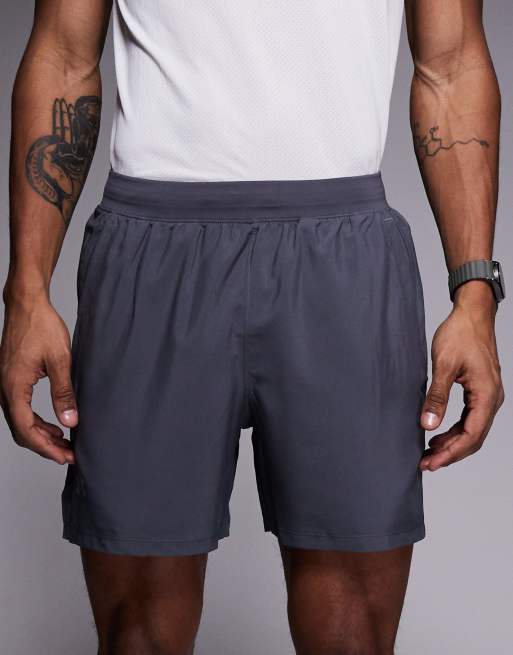 Pantalones cortos de 5" gris granito Launch de Under Armour, 5 de 5
