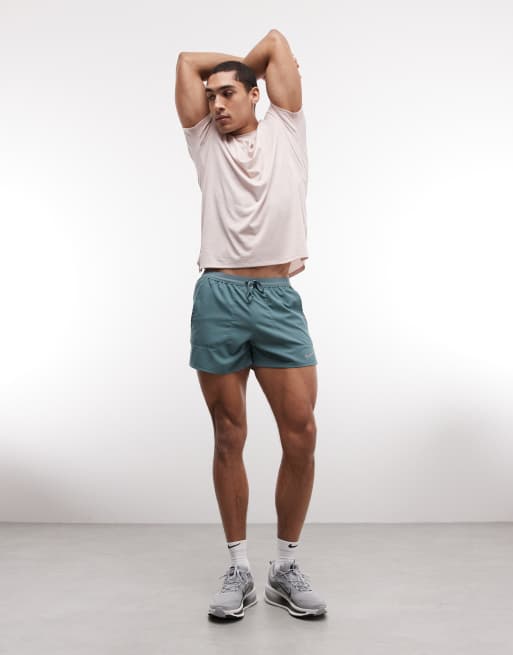 Pantalones cortos de 5" grises con forro Dri-FIT Stride de Nike Running, 2 de 5