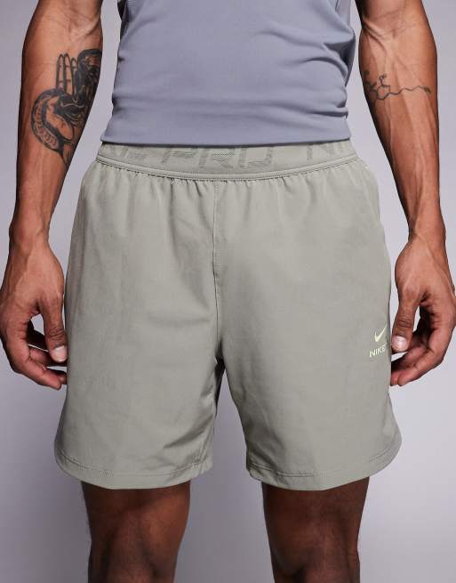 Pantalones cortos de 6" verdes con logo Pro ADV Training de Nike, 4 de 5