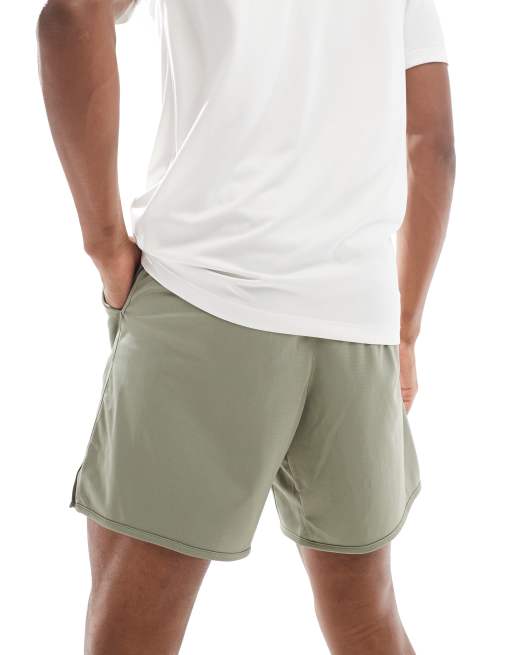 Pantalones cortos de 7" caquis de punto Dri-FIT Totality de Nike Training, 5 de 5