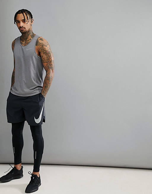 ir de compras Oponerse a regla Pantalones cortos de 7 pulgadas reflectantes en negro Flex Distance Flash  899498-010 de Nike Running | ASOS