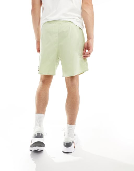 Pantalones cortos de 7" verde claro con diseño 2 en 1 Dri-FIT Challenger de Nike Running, 5 de 5