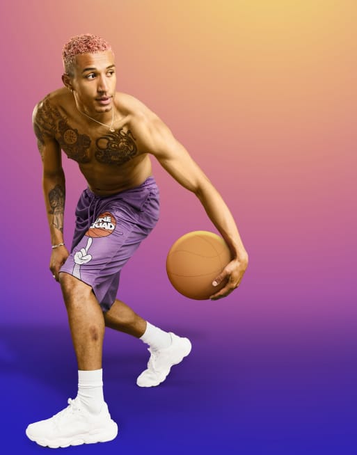 Pantalones cortos de baloncesto violetas con estampado de Space Jam: A New Legacy de ASOS DESIGN (parte de un conjunto)