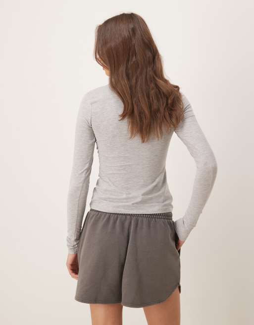 Pantalones cortos de chándal gris lavado de estilo deportivo de ASOS DESIGN, 5 de 5