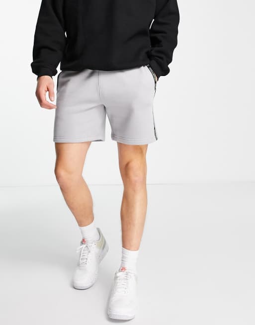 Pantalones cortos de grises con cinta logo de | ASOS