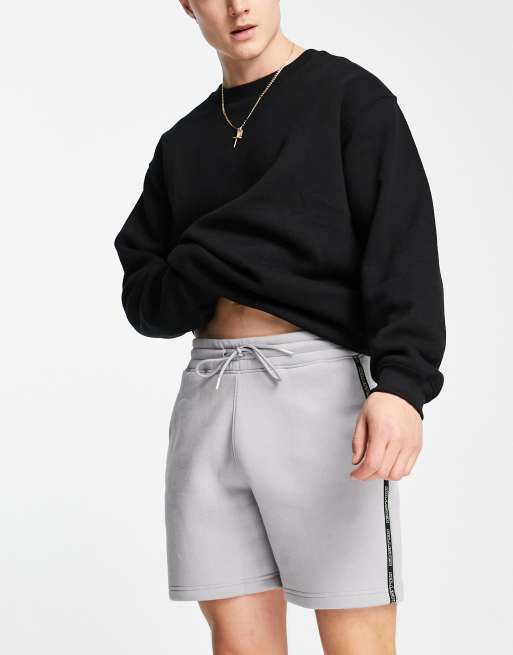 Pantalones cortos de grises con cinta logo de | ASOS