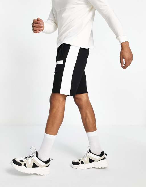 Pantalones cortos de chándal negros con panel lateral en contraste y logo Headlo Batch de BOSS Athleisure, 4 de 4