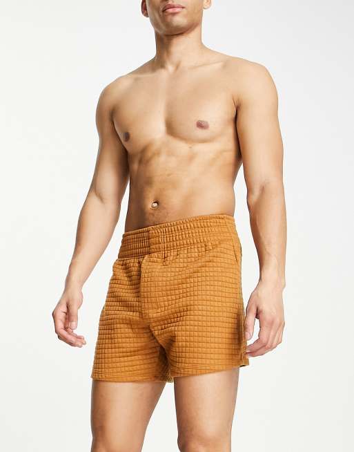 Pantalones cortos de estar por casa marrones texturizados de ASOS DESIGN, 4 de 4