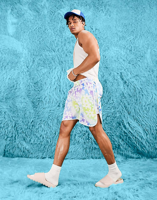 Hombre Other | Pantalones cortos de estilo deportivo con estampado integral floral de ASOS DESIGN - UN80909