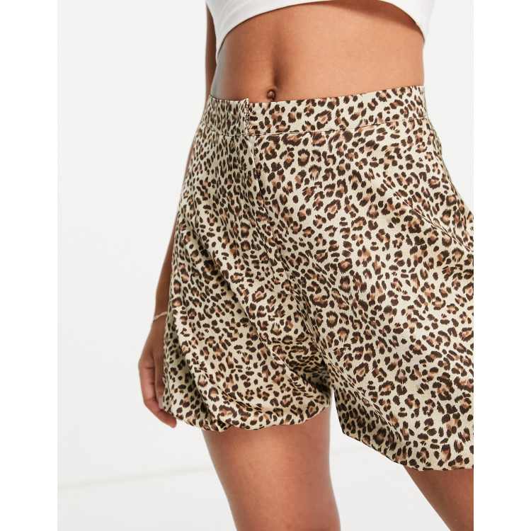 eliminar Supresión Despido Pantalones cortos de leopardo abombados de Missguided | ASOS